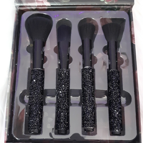 Other - NWOT beauty concepts brushes
